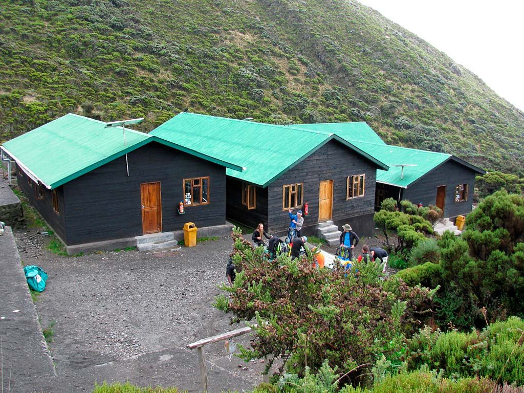Miriakamba Huts - Gallery Image 2