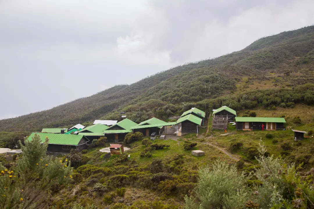 Saddle Huts - Gallery Image 3