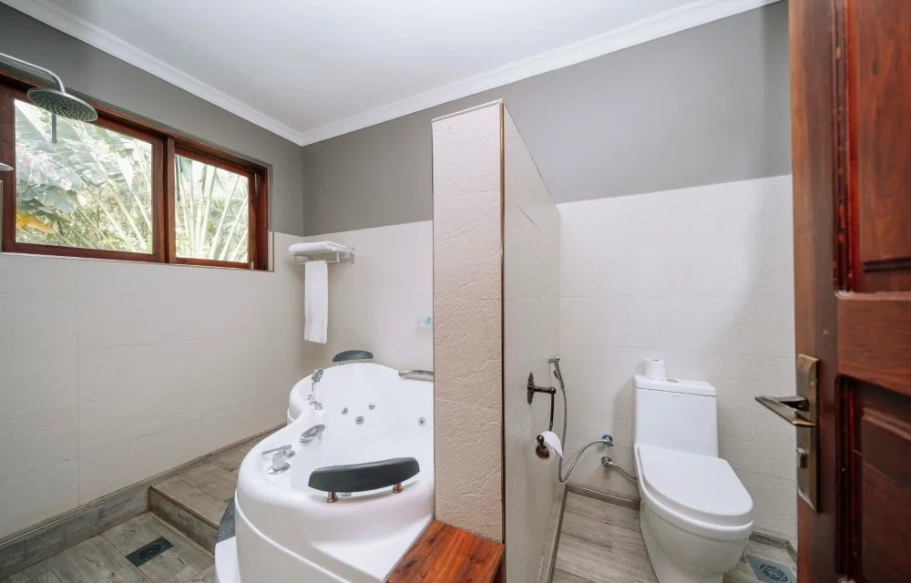 Under the Shade - Gallery Image 2