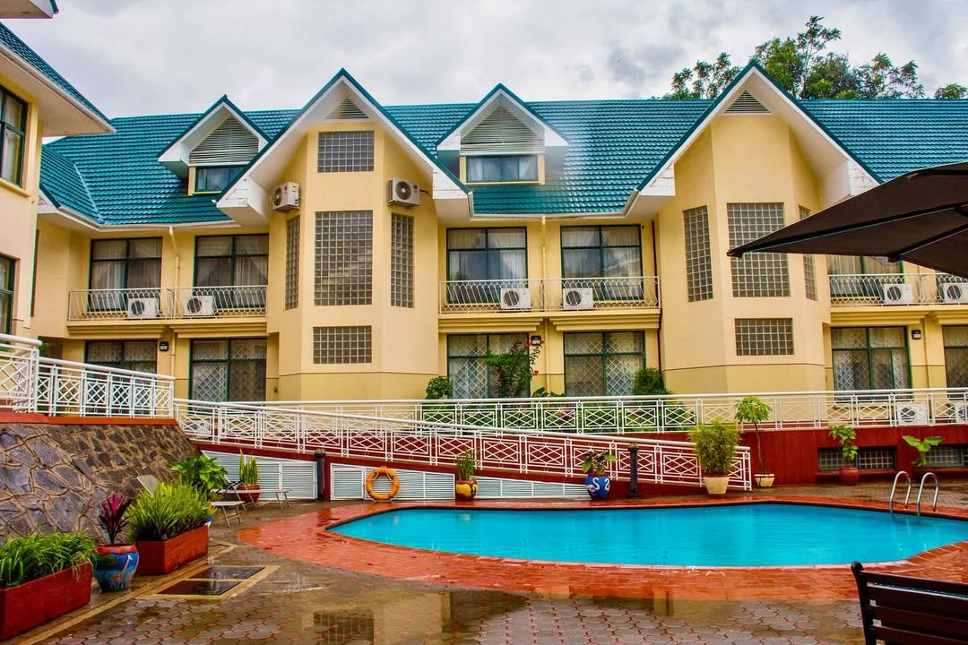 Gold Crest Hotel - Gallery Image 1